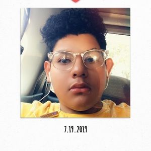 Meet your Posher, Javier